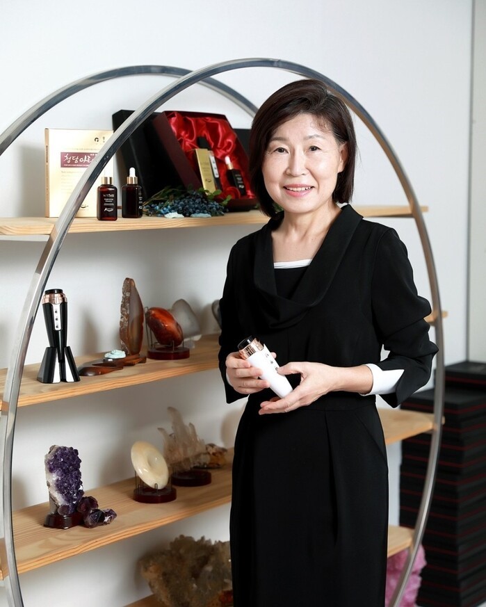 좌측 큰 컬럼 이미지